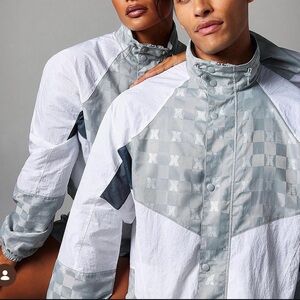 Savage X Fenty Unisex White & Light Gray Checker Windbreaker- Woman XL, Man L